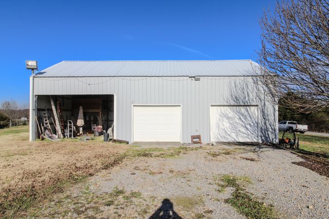 95 Fescue Ln, Lafayette, TN 37083