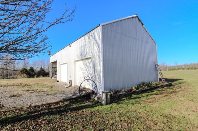 95 Fescue Ln, Lafayette, TN 37083