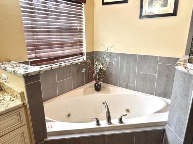 598 NW Waverly Circle S, Port St. Lucie, Port St Lucie, FL 34983