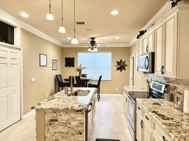 598 NW Waverly Circle S, Port St. Lucie, Port St Lucie, FL 34983