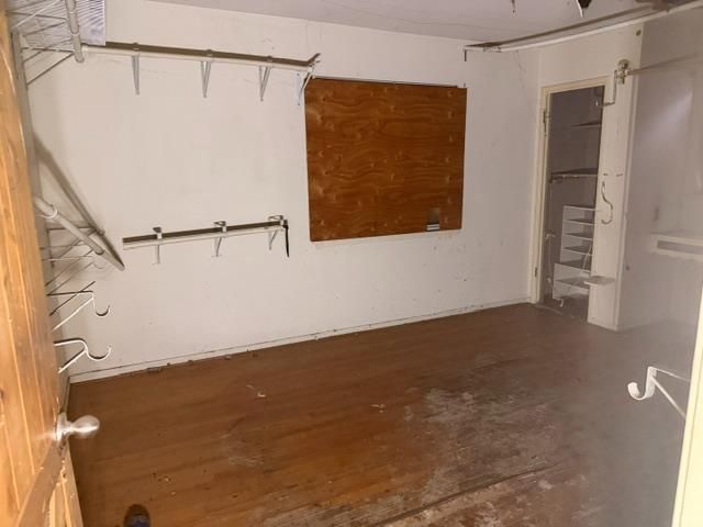 4944 J Pkwy, Sacramento, CA 95823