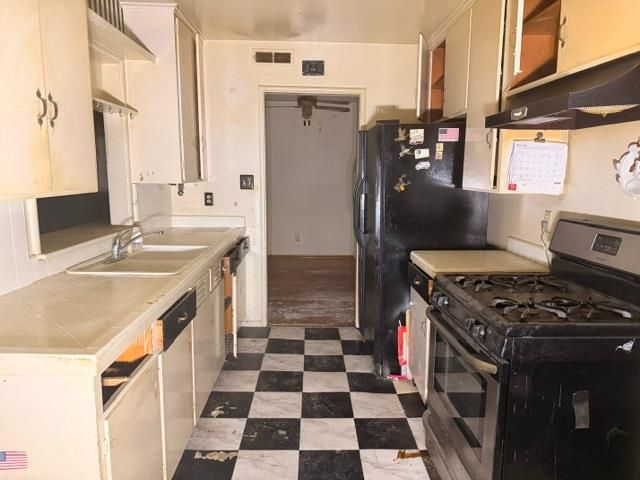 4944 J Pkwy, Sacramento, CA 95823