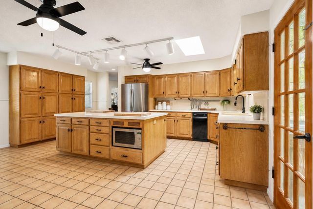 285 Edinburgh Road, San Angelo, TX 76901
