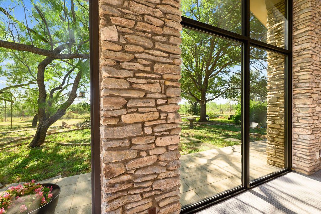 Image 11 of property listing at 285 Edinburgh Road, San Angelo, TX 76901