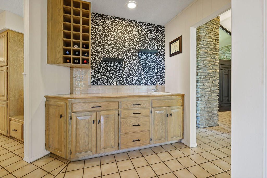 Image 14 of property listing at 285 Edinburgh Road, San Angelo, TX 76901