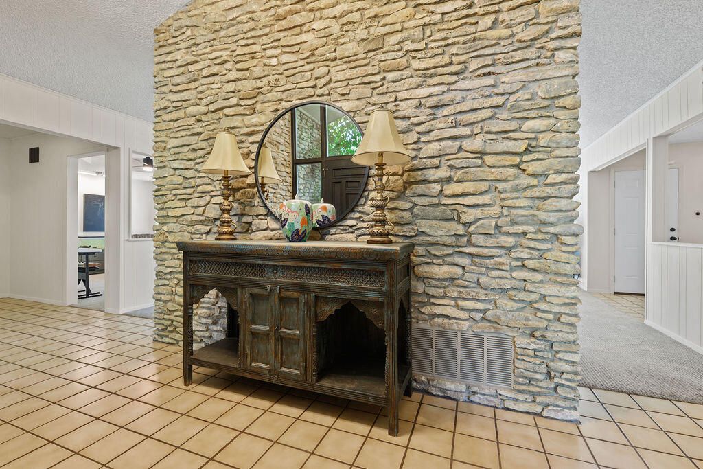 Image 16 of property listing at 285 Edinburgh Road, San Angelo, TX 76901
