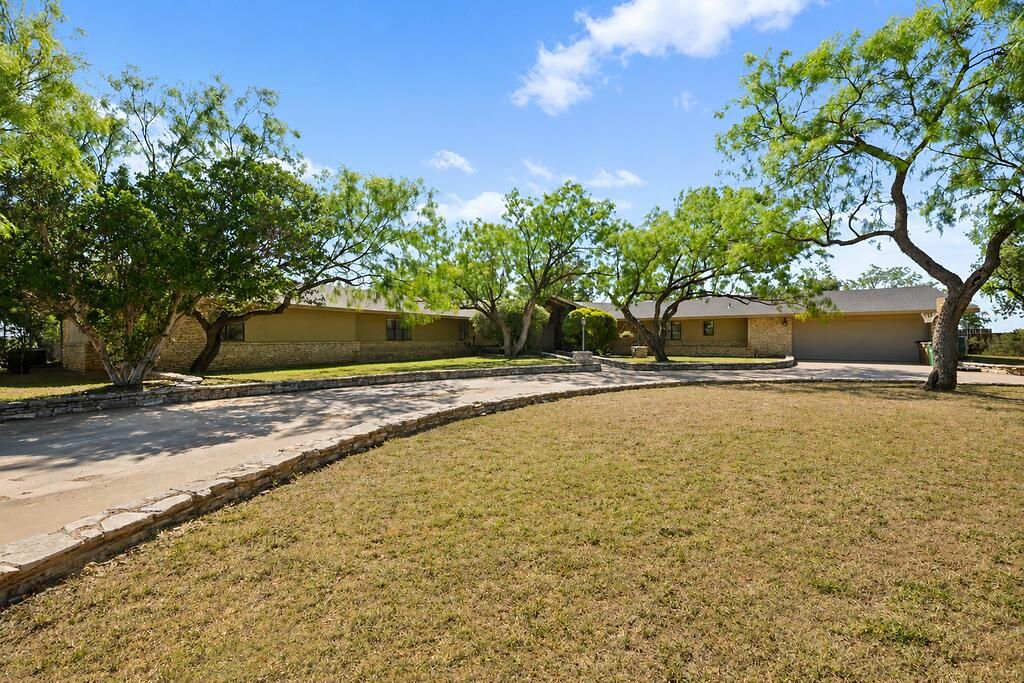 Image 7 of property listing at 285 Edinburgh Road, San Angelo, TX 76901