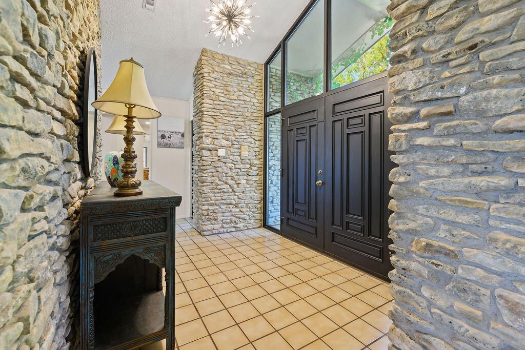 Image 8 of property listing at 285 Edinburgh Road, San Angelo, TX 76901