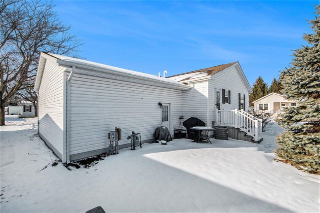 7677 Skylark Drive, Grand Rapids, MI 49508