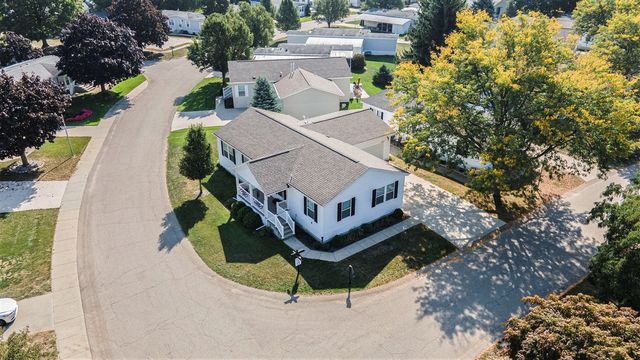 7677 Skylark Drive, Grand Rapids, MI 49508