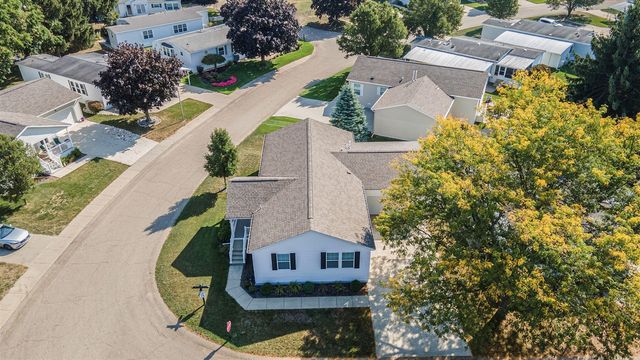 7677 Skylark Drive, Grand Rapids, MI 49508