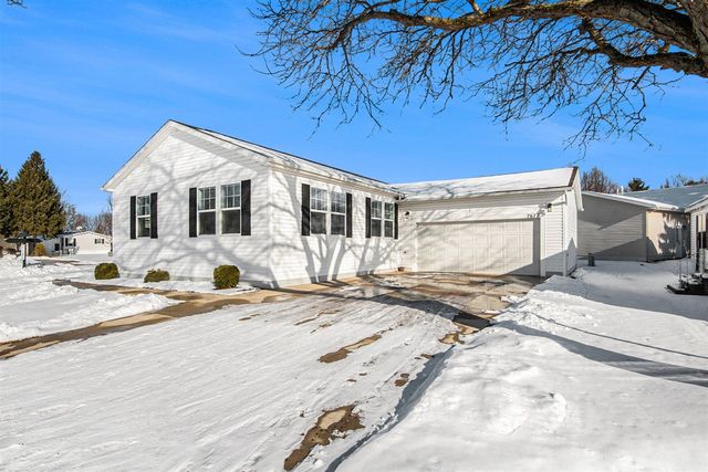 7677 Skylark Drive, Grand Rapids, MI 49508