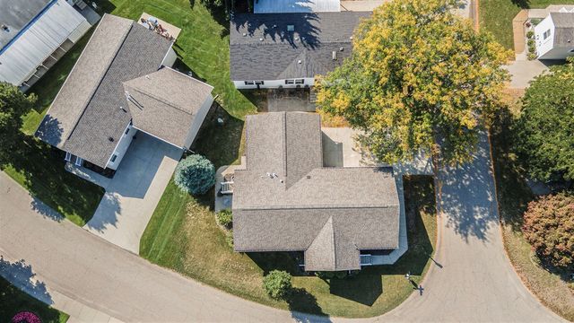 7677 Skylark Drive, Grand Rapids, MI 49508