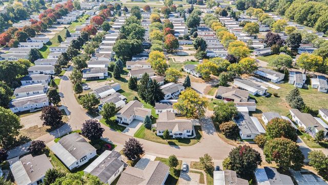 7677 Skylark Drive, Grand Rapids, MI 49508