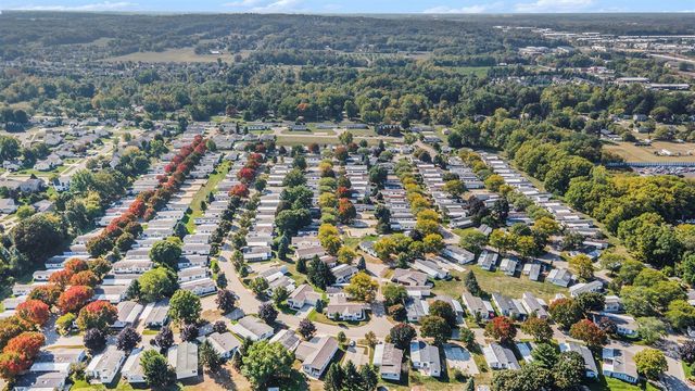 7677 Skylark Drive, Grand Rapids, MI 49508