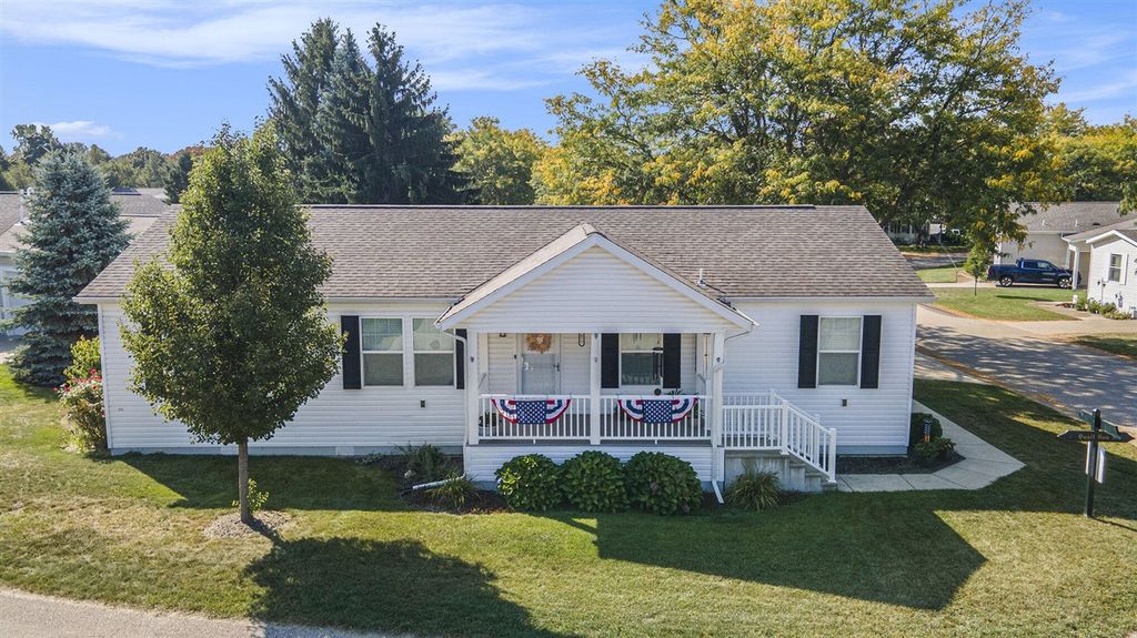 7677 Skylark Drive, Grand Rapids, MI 49508