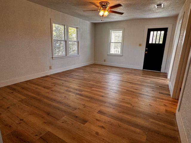 1001 Lexington Street, Plainview, TX 79072