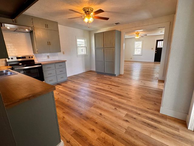 1001 Lexington Street, Plainview, TX 79072