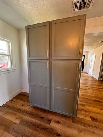 1001 Lexington Street, Plainview, TX 79072