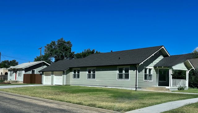 1001 Lexington Street, Plainview, TX 79072