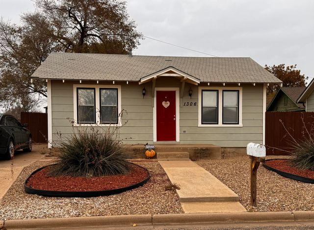 1001 Lexington Street, Plainview, TX 79072