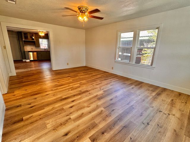 1001 Lexington Street, Plainview, TX 79072