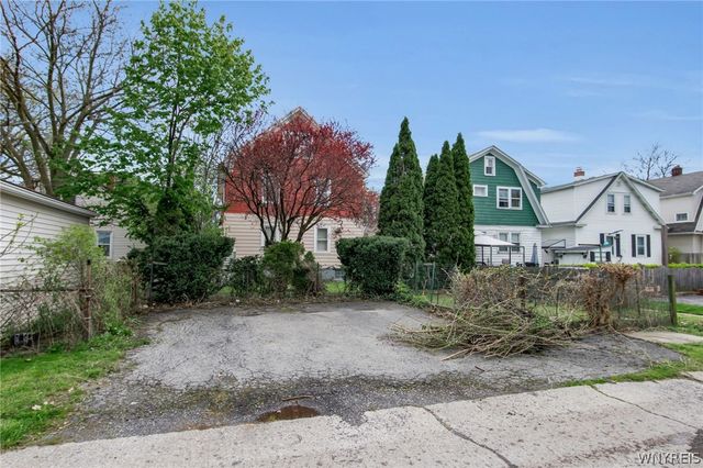 2460 Grand Avenue, Niagara Falls, NY 14301