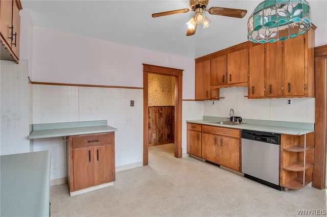 2460 Grand Avenue, Niagara Falls, NY 14301