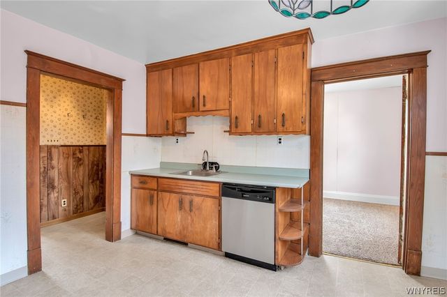 2460 Grand Avenue, Niagara Falls, NY 14301