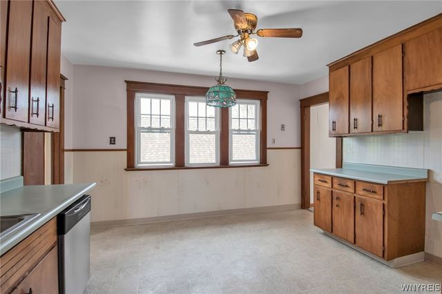 2460 Grand Avenue, Niagara Falls, NY 14301