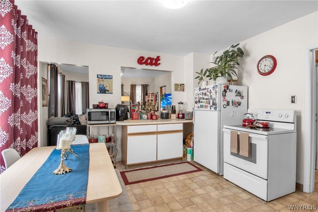2460 Grand Avenue, Niagara Falls, NY 14301