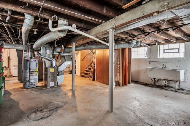 2460 Grand Avenue, Niagara Falls, NY 14301
