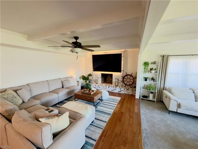 4 Canal DR, Poquoson, VA 23662