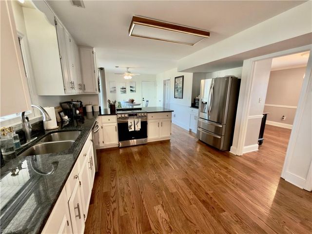 4 Canal DR, Poquoson, VA 23662