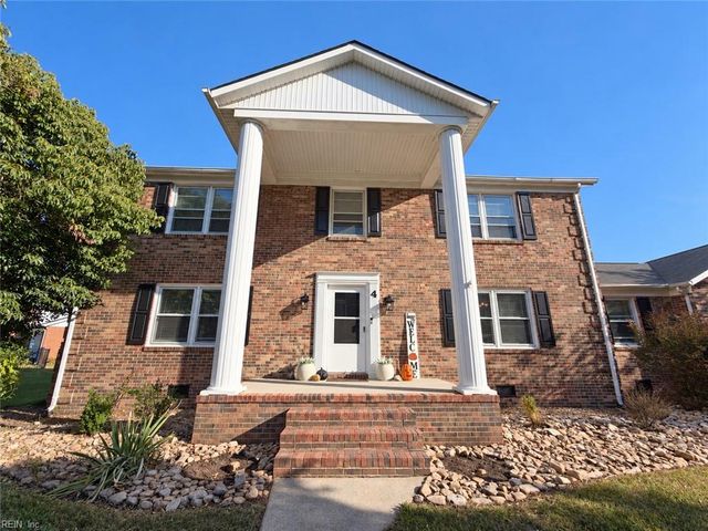 4 Canal DR, Poquoson, VA 23662
