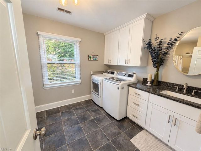 4 Canal DR, Poquoson, VA 23662