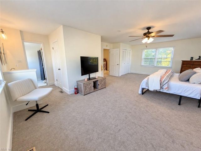 4 Canal DR, Poquoson, VA 23662