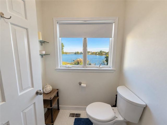 4 Canal DR, Poquoson, VA 23662