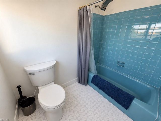 4 Canal DR, Poquoson, VA 23662