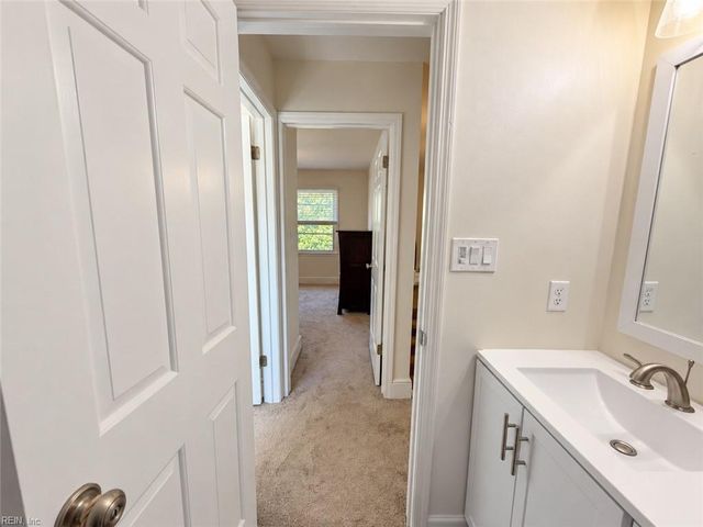 4 Canal DR, Poquoson, VA 23662