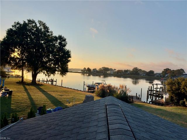 4 Canal DR, Poquoson, VA 23662
