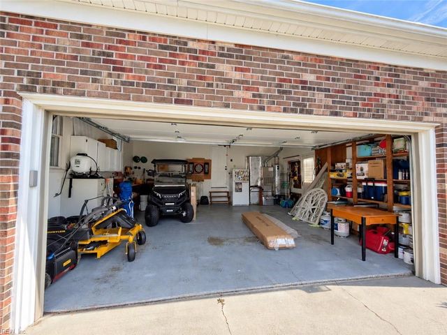 4 Canal DR, Poquoson, VA 23662