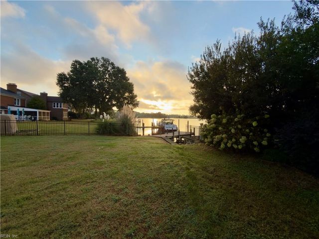 4 Canal DR, Poquoson, VA 23662