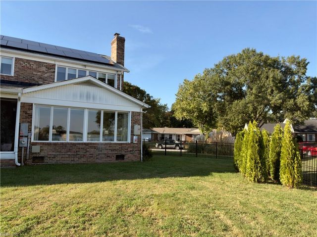 4 Canal DR, Poquoson, VA 23662