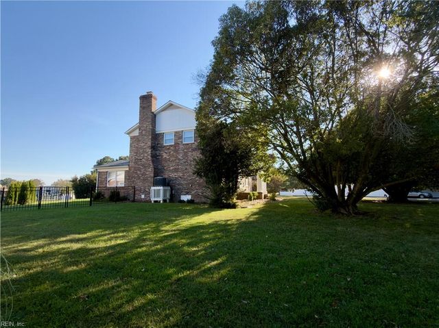 4 Canal DR, Poquoson, VA 23662