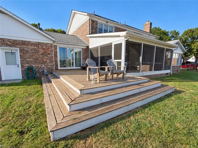 4 Canal DR, Poquoson, VA 23662