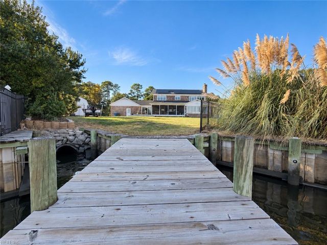 4 Canal DR, Poquoson, VA 23662