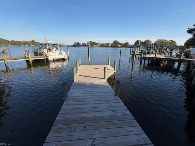 4 Canal DR, Poquoson, VA 23662