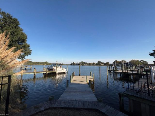 4 Canal DR, Poquoson, VA 23662