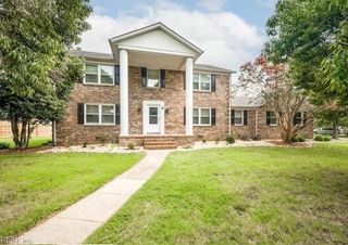 4 Canal DR, Poquoson, VA 23662